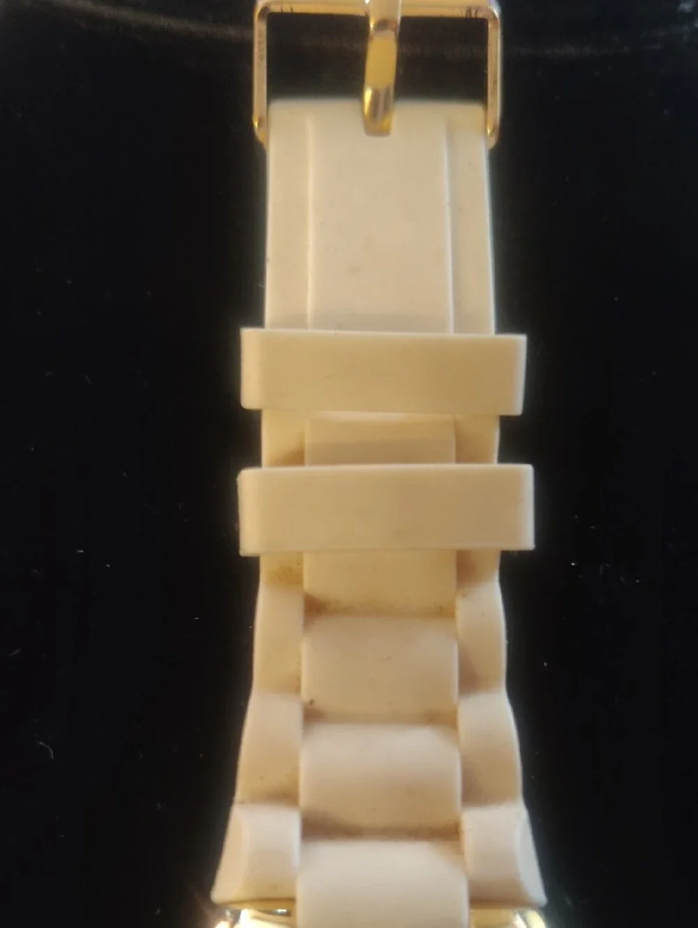 White and Gold Women's Quartz Watch